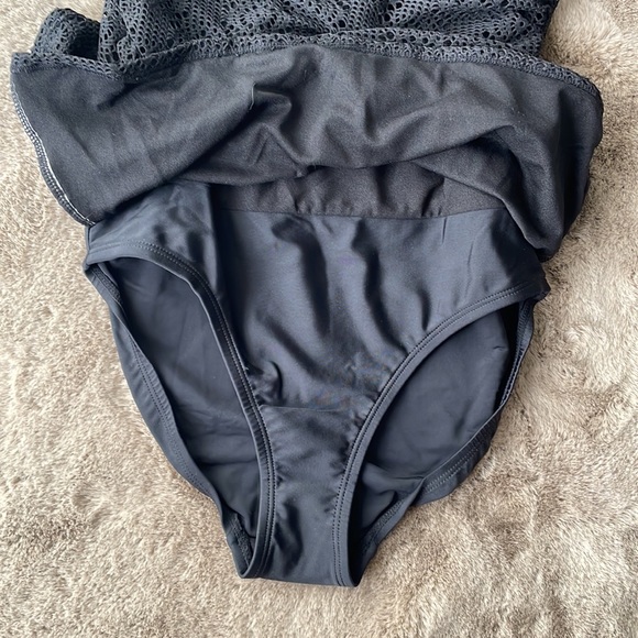 Skirted One Piece Swimsuit with removable halter strap - Picture 6 of 8